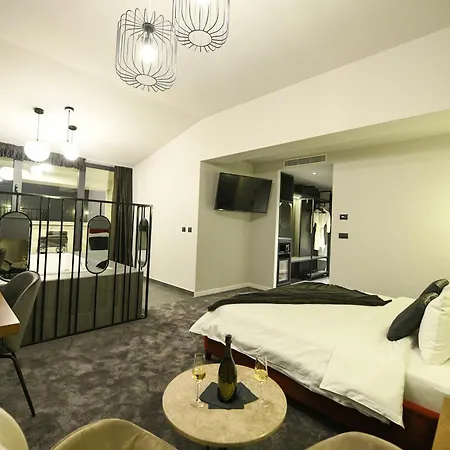 Boscovich Boutique Hotel 4*