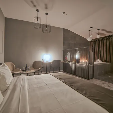 Boscovich Boutique מלון 4*