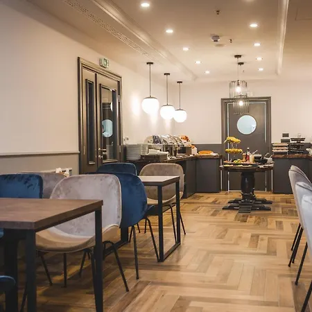 מלון Boscovich Boutique 4*