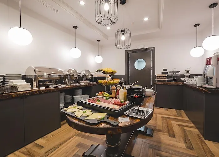 فندق Boscovich Boutique 4*